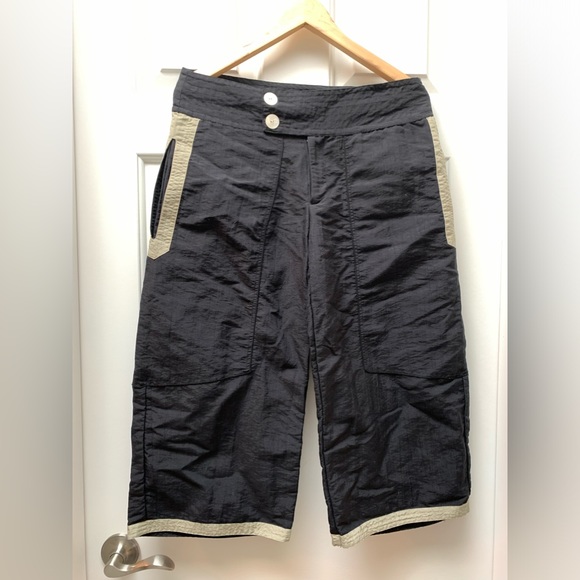 MAGGIE WALT - Picture 1 of 9